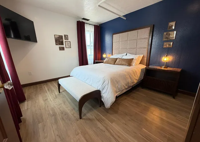 Hotel Historic Tomahawk *